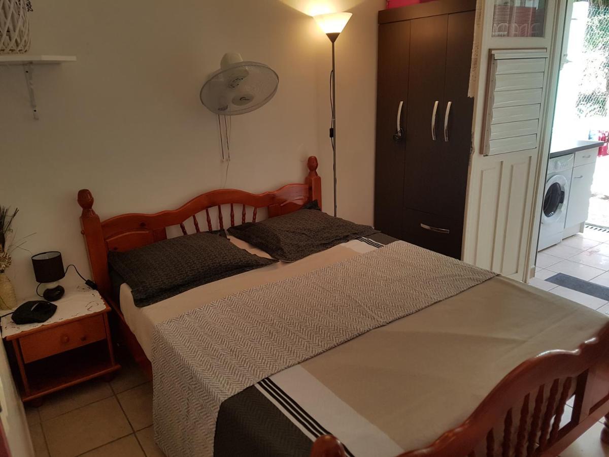 Hibiscus Appartement Le Gosier  Buitenkant foto